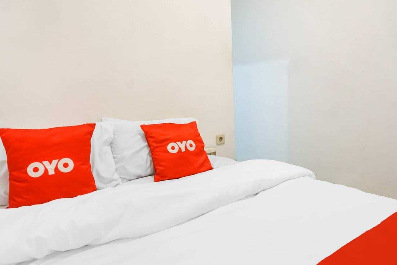 Hotel Super Oyo 91074 Stariez Senen Syariah Yakarta Exterior foto