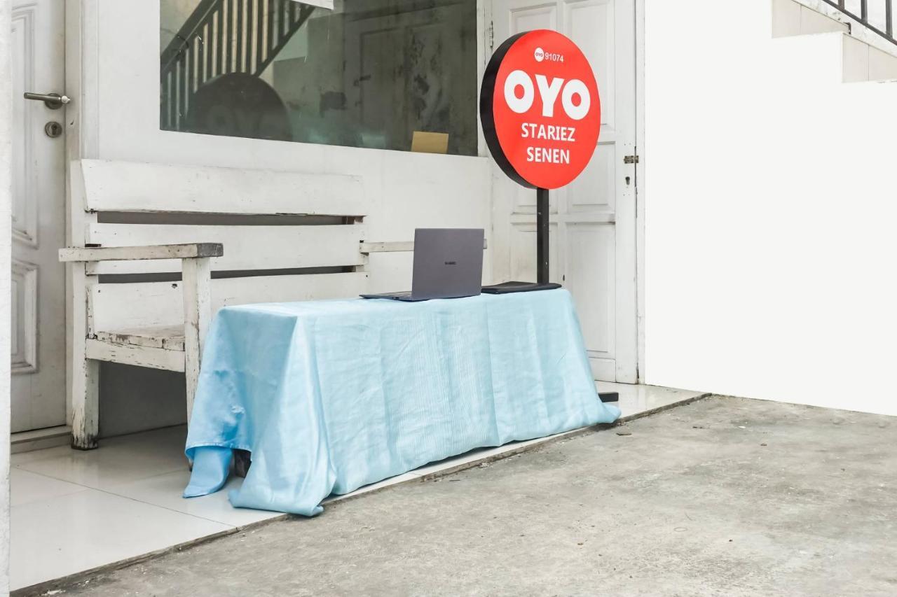 Hotel Super Oyo 91074 Stariez Senen Syariah Yakarta Exterior foto