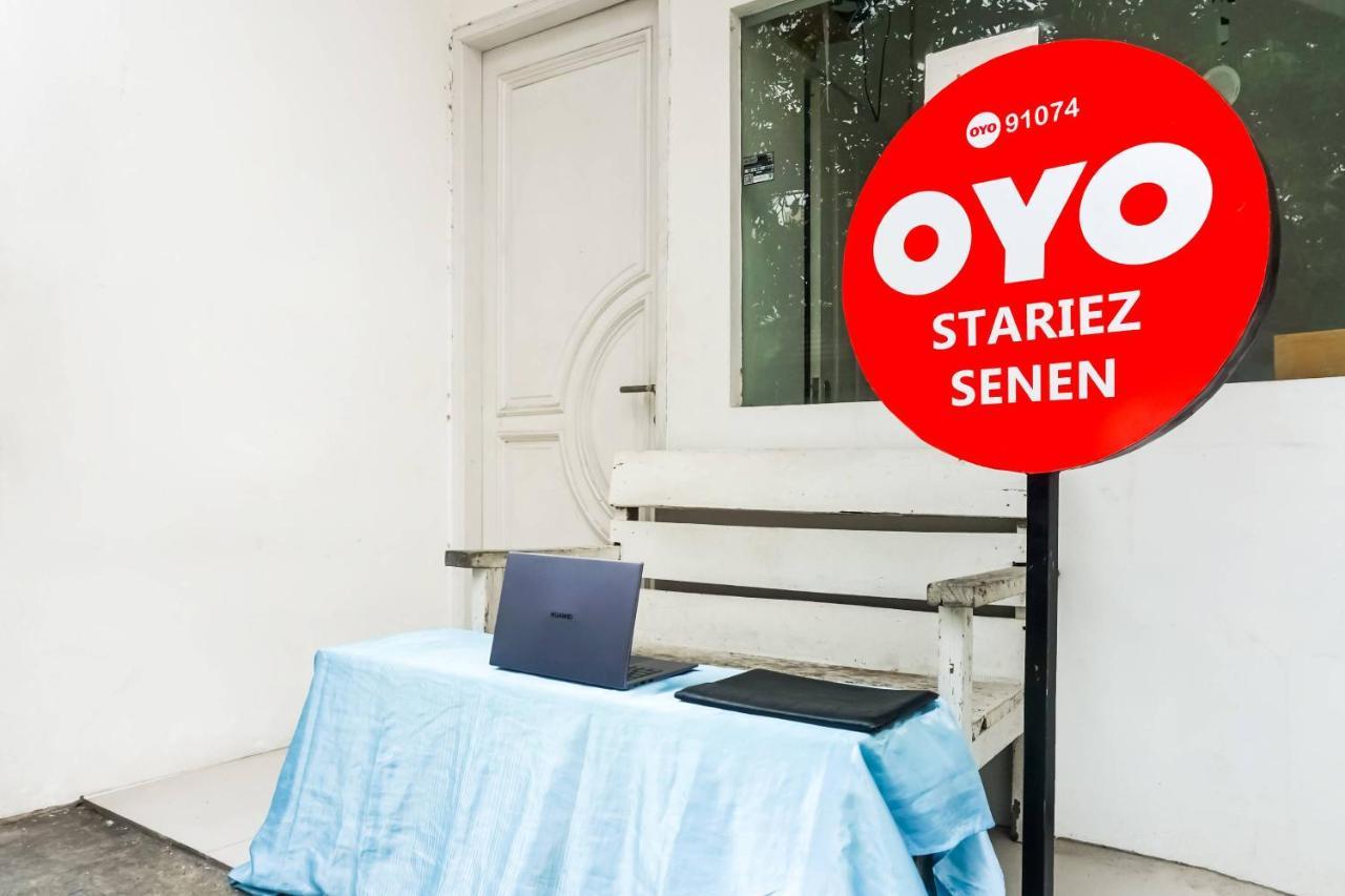 Hotel Super Oyo 91074 Stariez Senen Syariah Yakarta Exterior foto